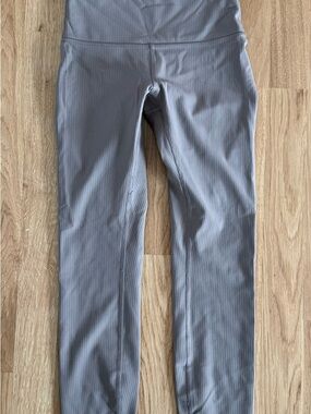 EUC Women’s Lululemon Align Ribbed High-Rise Capri - Taupe - Size 2